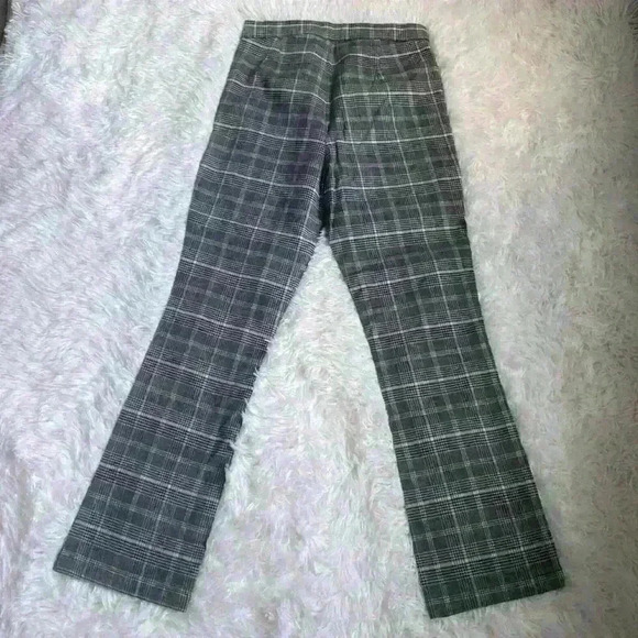 Aeropostale plaid pants with side zip. Size small. NWOT - Picture 5 of 7